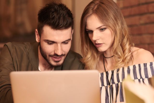 Nauki przedmałżeńskie online – wygodne przygotowanie do sakramentu małżeństwa
